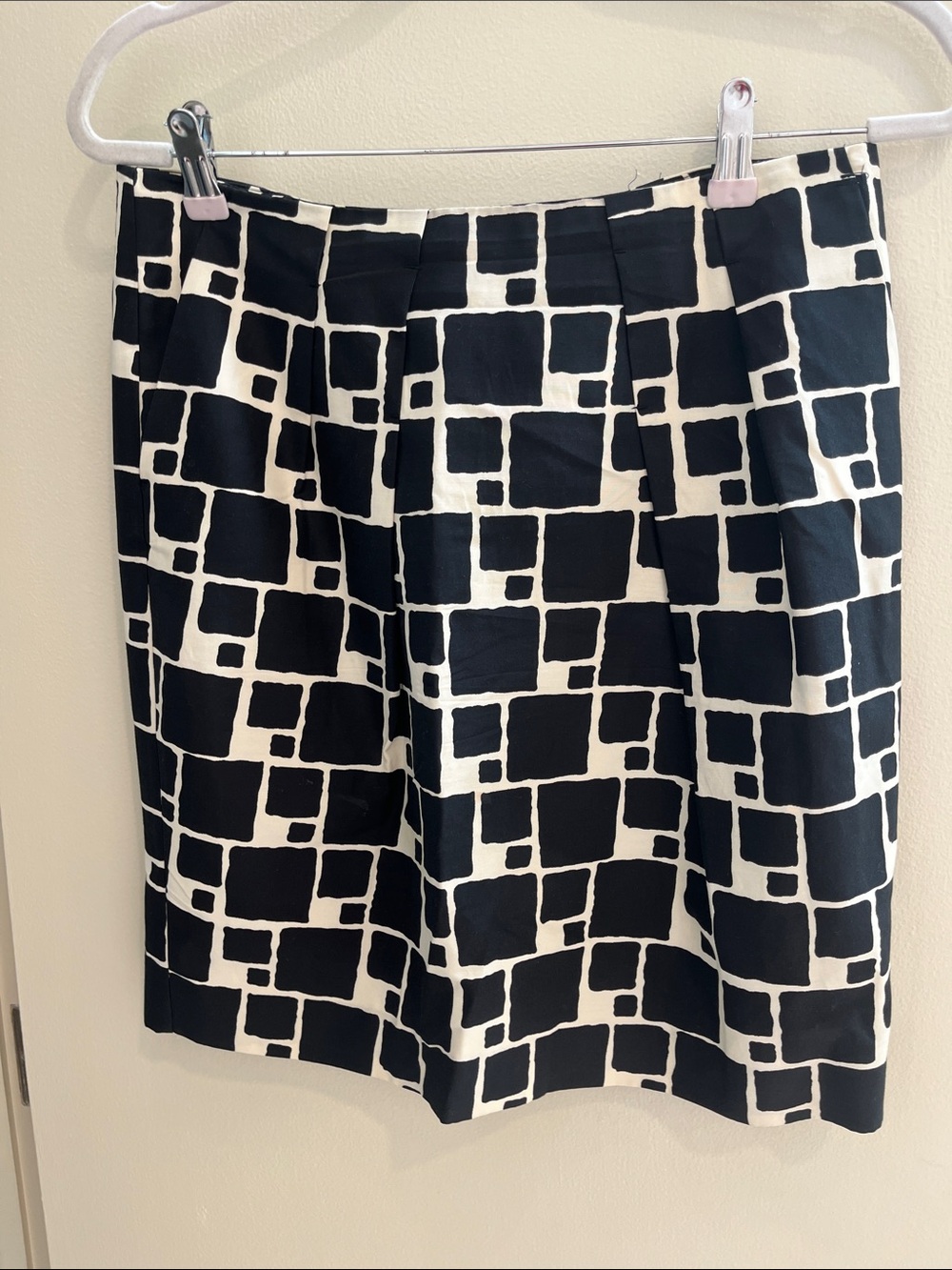 Banana Republic Black and White Geometric Pencil Skirt